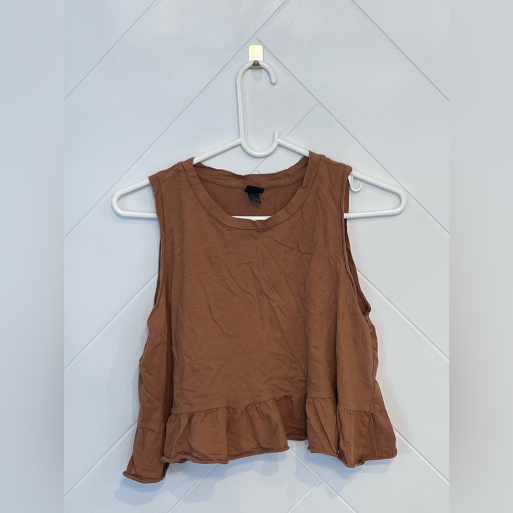 Ruffle Edge Crop